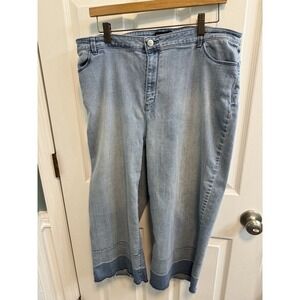 Susan Graver 18W Denim Crop Light Wash Frayed Hem Jean Stretch Pockets Preowned​